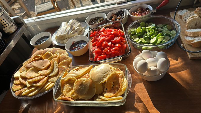 Köydeki kahvaltılarımızdan biri