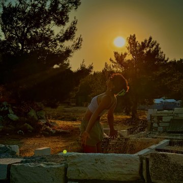 Köyde yoga yapan katılımcılarımız…