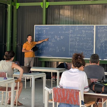 Hasan Cömert'in anlatımıyla devam eden İktisat etkinliğimizden kareler…